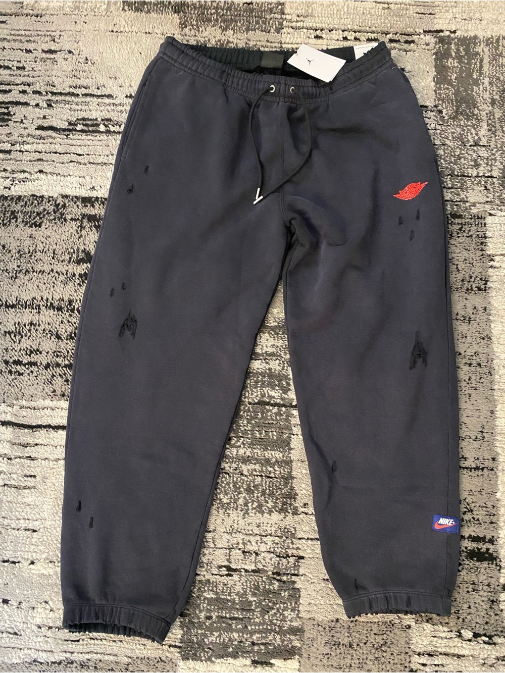 New Men’s Nike Air Jordan Rare Air Distressed Fleece Joggers Large